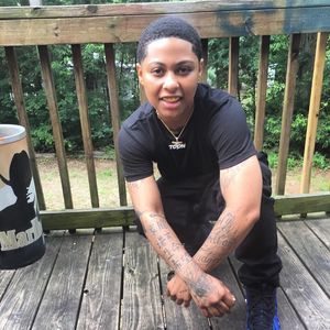 Meet your Posher, Dee